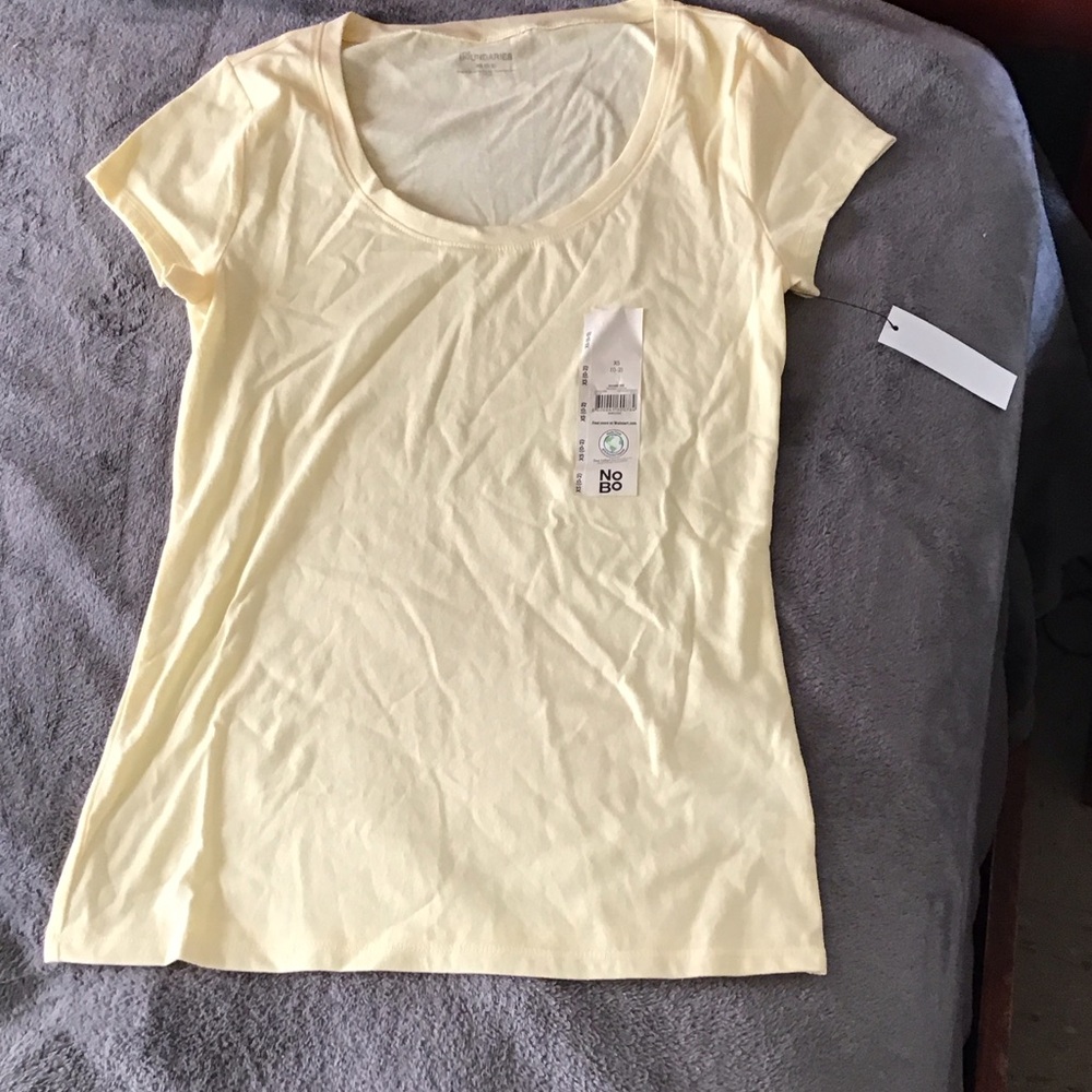 No Boundaries Light Yellow Short Sleeve Tee
